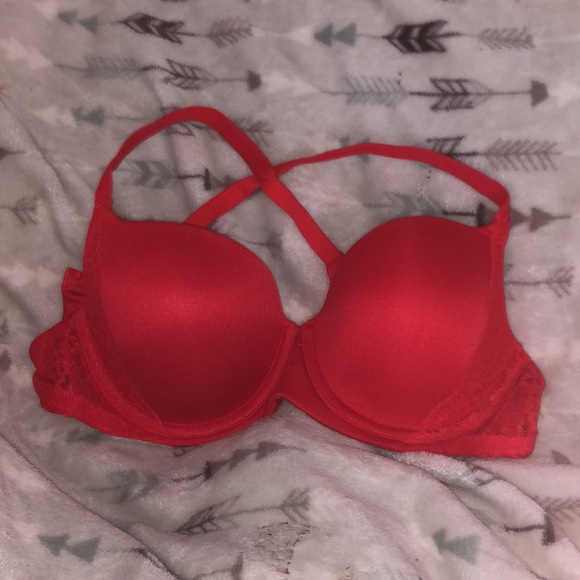 Red bra - Picture 2 of 3